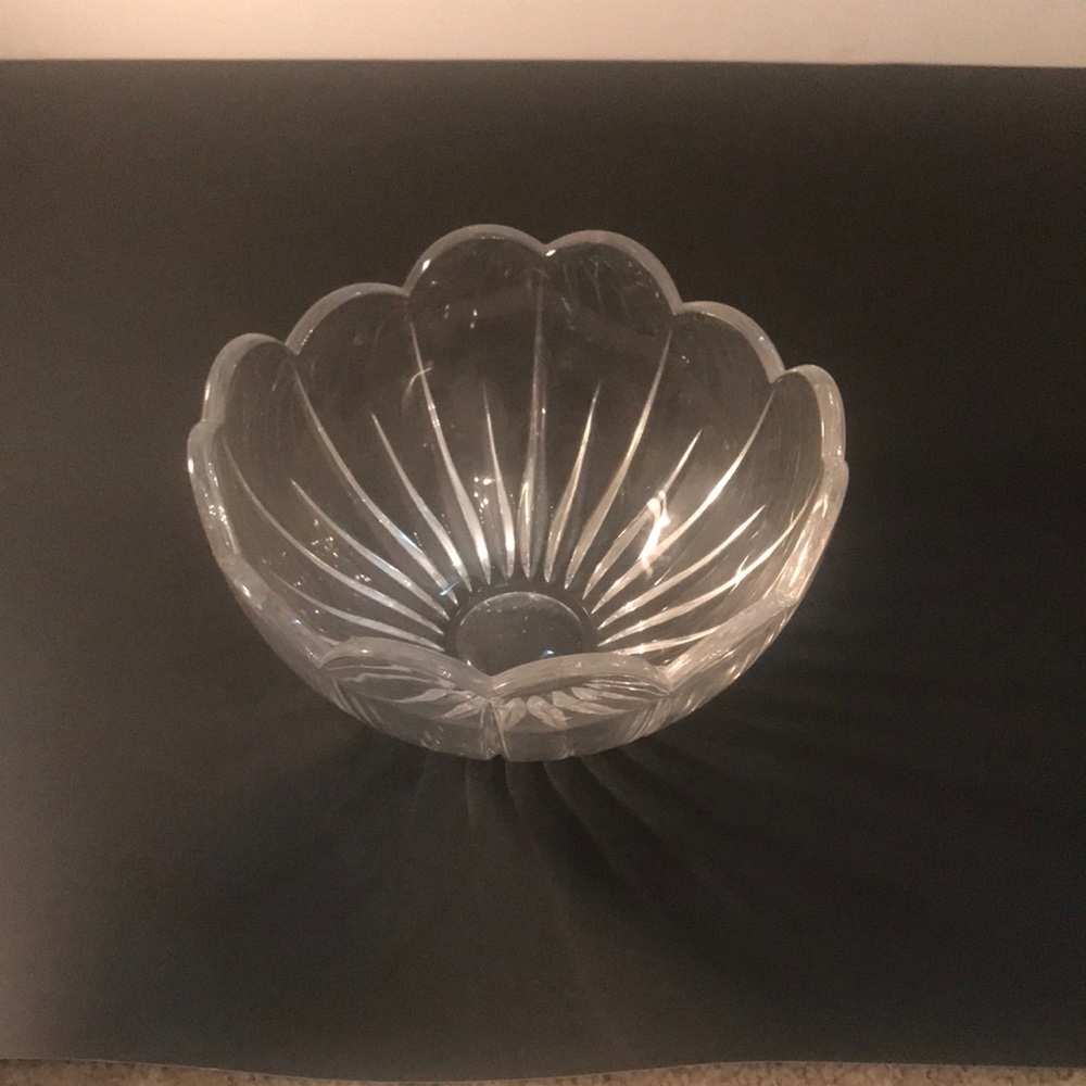 Glass bowl